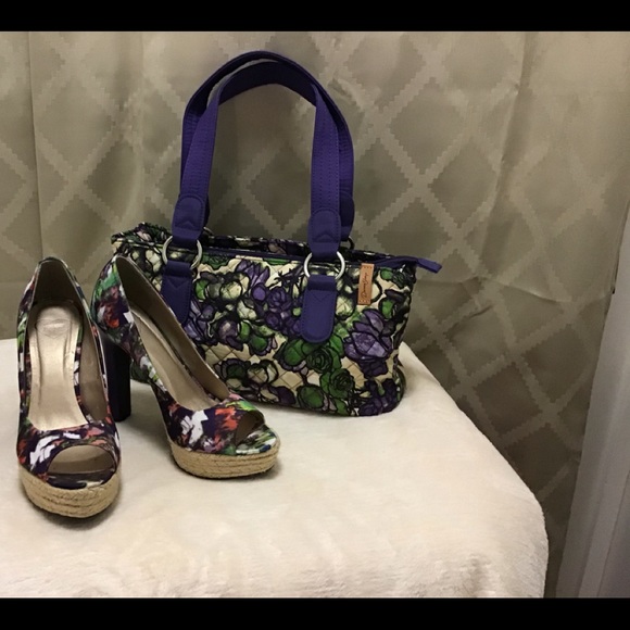 (56x) 2B by BeBe Stiletto Peep Toe Pumps - Picture 2 of 10